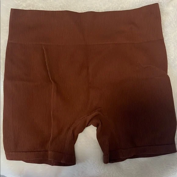 Women's Ribbed Shorts - Picture 2 of 4